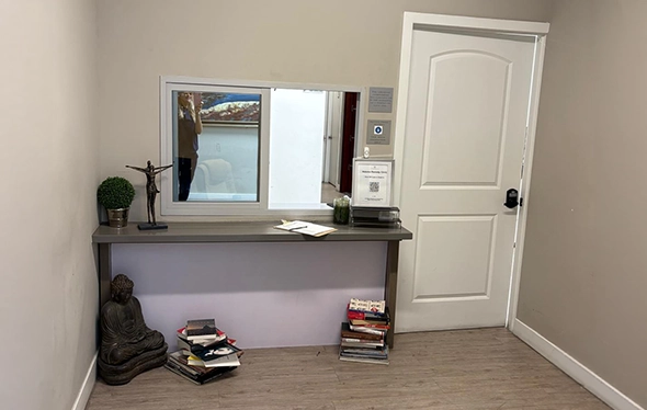 Reception Desk At Natures Remedy Clinic - Los Angeles
